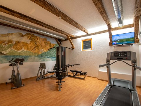 A swim in Lago di Braies? A hotel with a pool? Let’s go for a dip! A swim in Lago di Braies? A hotel with a pool? Let’s go for a dip!