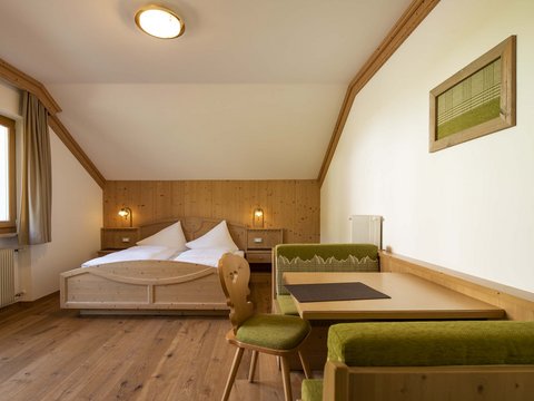 Die vier Häuser unserer Unterkunft im Pustertal Die vier Häuser unserer Unterkunft im Pustertal