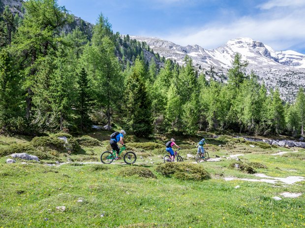 Hotel + Kronplatz + Olang = Mountainbiken, Klettern, Tennis Hotel + Kronplatz + Olang = Mountainbiken, Klettern, Tennis