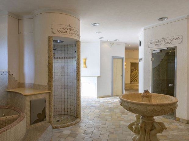 Hotel in Val Pusteria con piscina Hotel in Val Pusteria con piscina