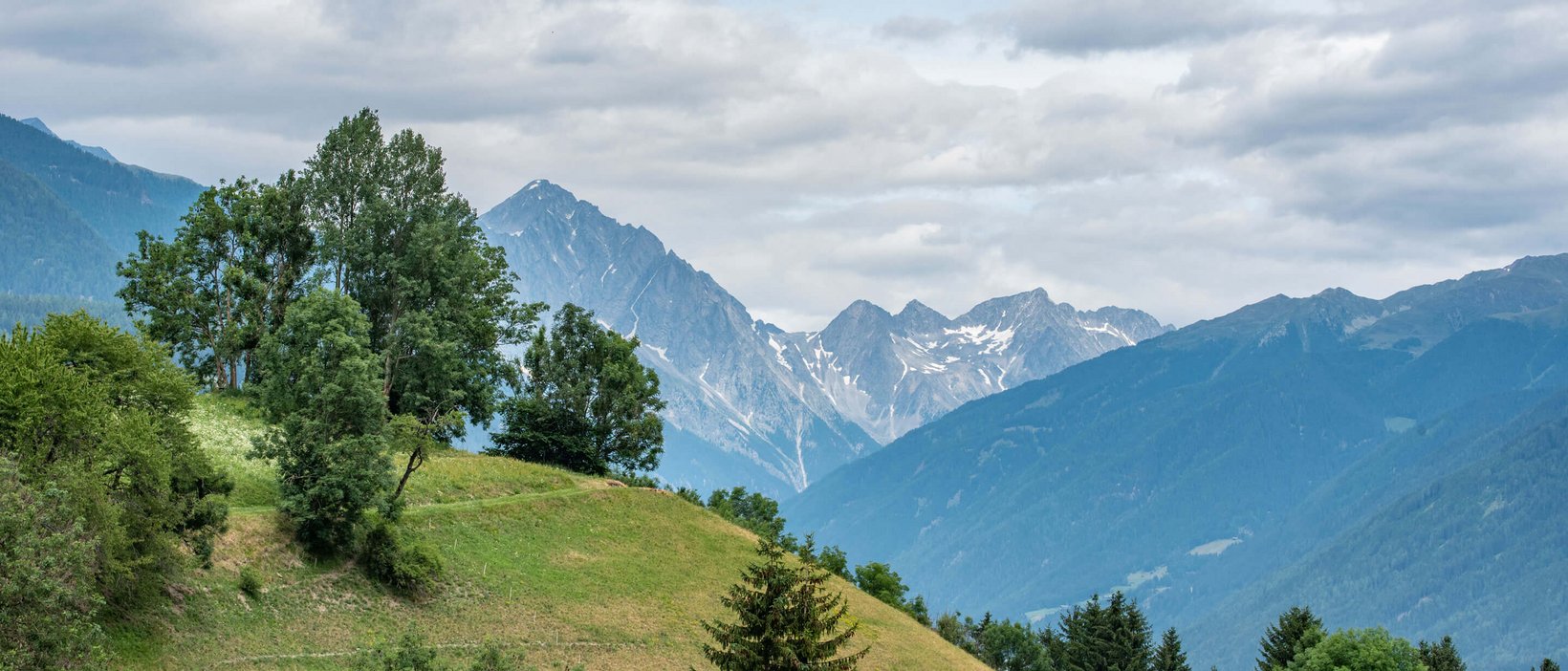 Die Umgebung unseres Hotels am Kronplatz an der Piste Die Umgebung unseres Hotels am Kronplatz an der Piste